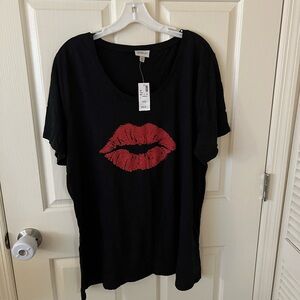 Avenue Black Tee with Red Lips Graphic